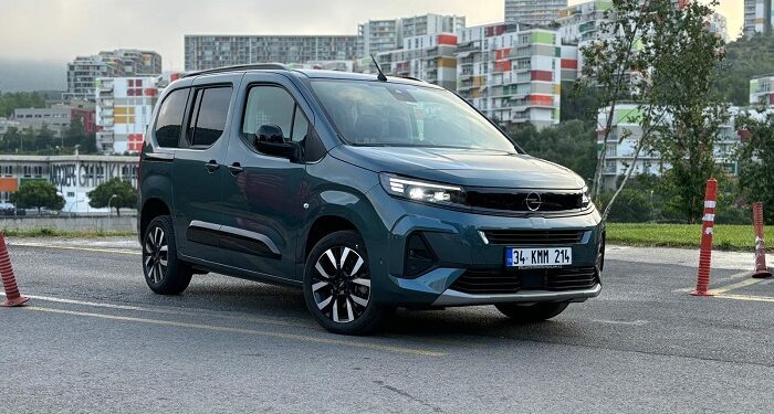 OPEL COMBO CAMLI DIESEL OTOMATİK